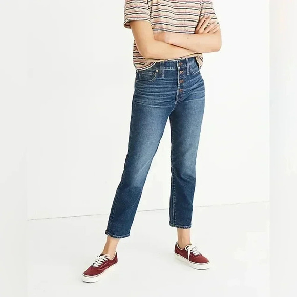 The Perfect Vintage Jean in Clearview Wash: Button-Front Comfort Stretch Edition - Picture 3 of 15